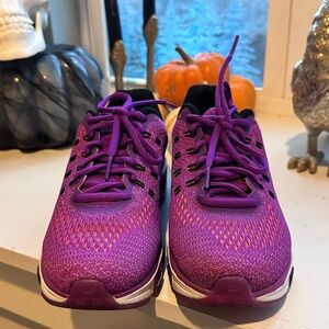 Nike Women's Purple Tennis Shoes